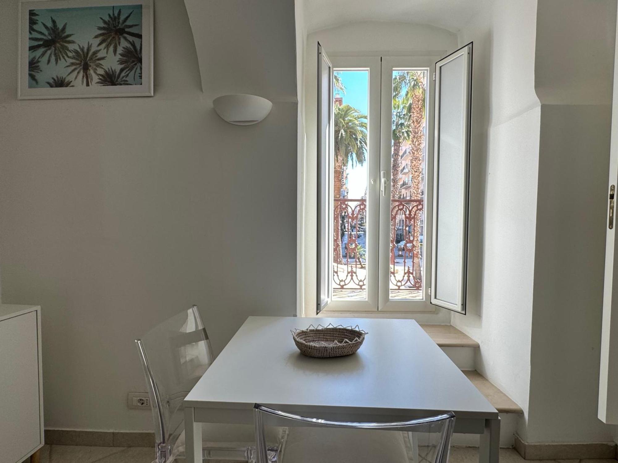 Palm Central House Бари Экстерьер фото