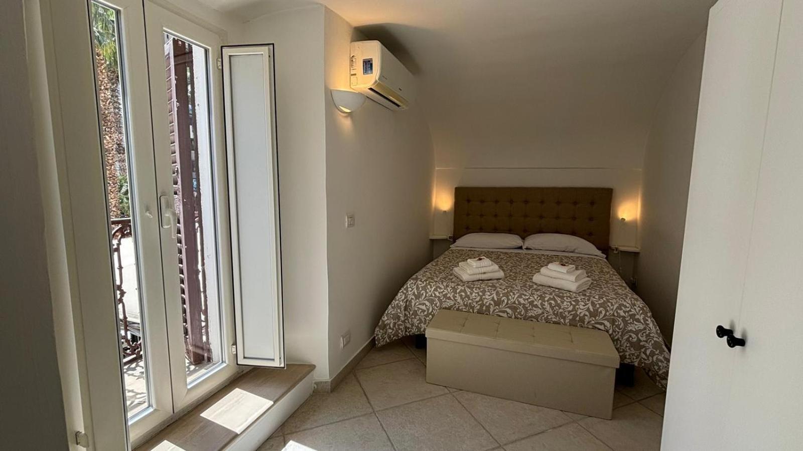 Palm Central House Бари Экстерьер фото
